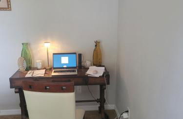 Spacious 2 en-suite BR, pool & spa retreat - Foto 8