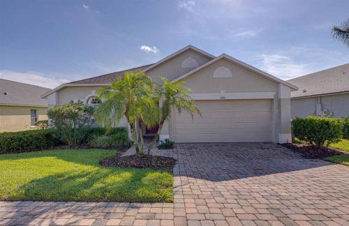 580 - Stunning Renovated Home with Large East Facing Pool Deck Overlooking Preservation Area and Games Room - Foto 44