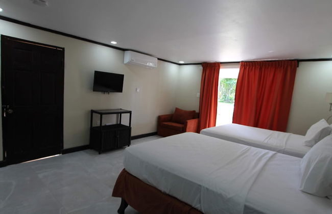 Sand and Blue Seas - Photo 3