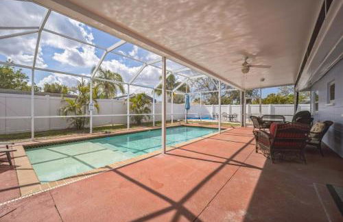 Apollo Beach Retreat - 3BR - Pool - Backyard -BBQ - Foto 31