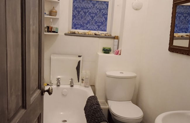 Captivating 2-bed Hideaway Apartment in Gloucester - Foto 5