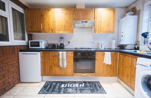 2BR House Near Excel, O2, City Airport, 3 DLR Lines - Foto 1