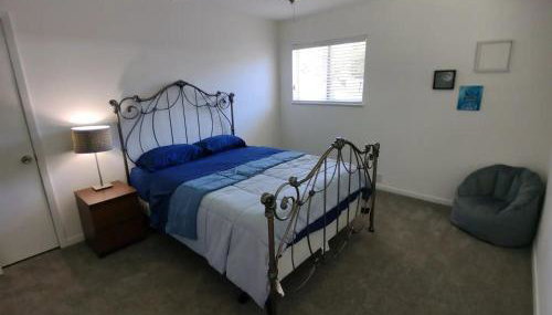 Small Town, Big House - Sleeps 8! - Foto 5