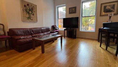 Large and Luxurious in Strivers Row - Photo 5