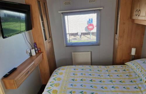 Browns caravan rentals, ingoldmells 4 berth caravan silver beach - Foto 9