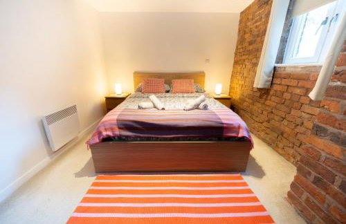 Rustic 2BR Loft Exposed Brick & Beams - Foto 1