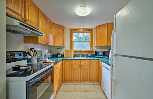 Picturesque Cottage with Sunroom on Ashmere Lake! - Foto 11