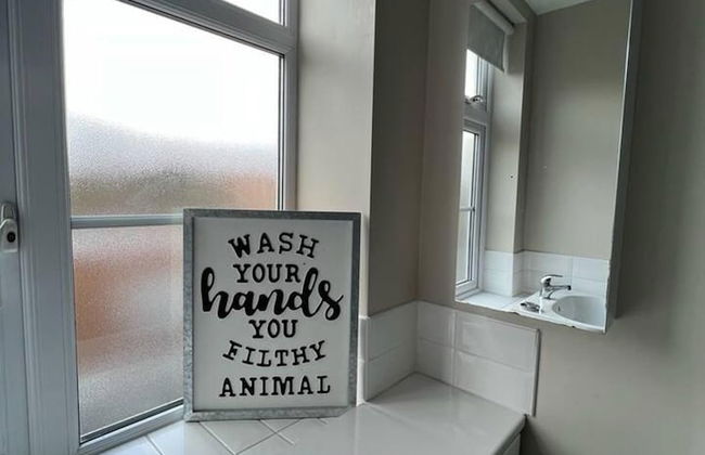 Bright and Spacious 2-bed Apartment in Sutton - Foto 19