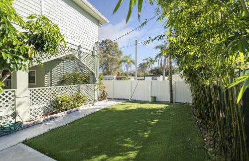 Exquisite Lakefront Pool House Awaits Pool 10 PPL - Foto 68