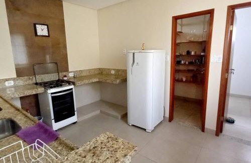 Casa ampla e confortável - Foto 11