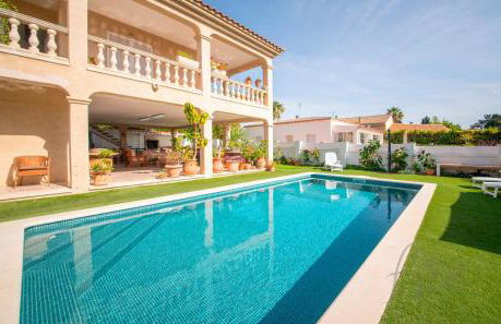 R153 - Espaciosa Villa con Piscina Privada en Coma - Foto 37