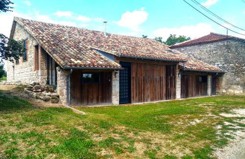 "La Case" - Magnifique ferme rénovée au cœur de la nature - Piscine privée sans vis-à-vis - Vue dégagée - Jardin - Stationnements gratuits devant la propriété - Belles prestations - Foto 35