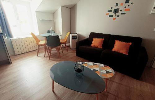 "Le Petit Paradis" au Centre Ville d'Oyonnax - Foto 56