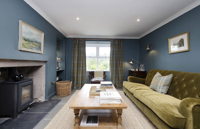 JOIVY Exceptional Cottage W/ Stunning Country Views - Photo 28