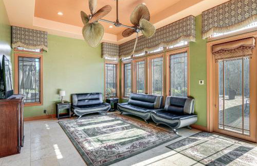 Pool, Peacocks and Views! Lavish Retreat in Gilroy - Foto 5