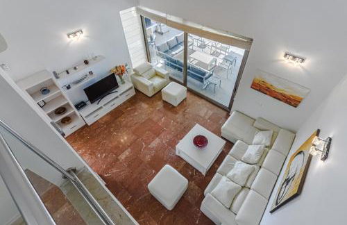 Villa Eleonora, Luxury Villa with Heated Pool Ocean View in Adeje, Tenerife - Foto 49