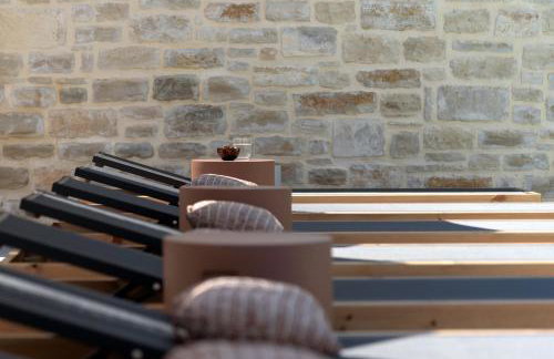 Jasmine Villa, with Heated Pool & Curated Design, By ThinkVilla - Foto 11