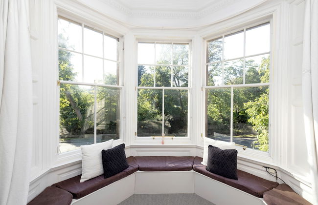 Delightful 3-bed Flat with Parking - Foto 11