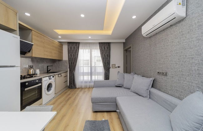 Chic Flat With Central Location in Muratpasa - Photo 1