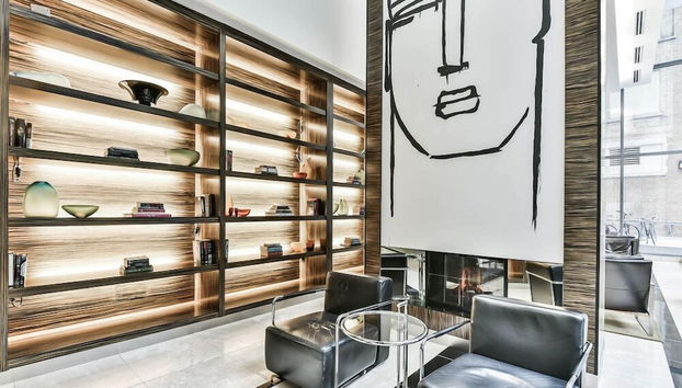 Coin salon dans le hall