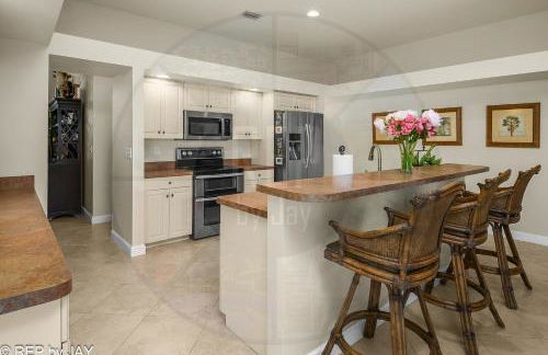 Imperial Paradise Naples - Photo 16