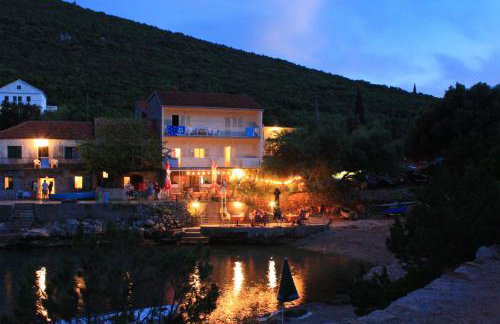Apartments by the sea Cove Zarace - Gdinj, Hvar - 2047 - Foto 2