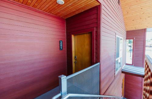 Mt Merritt Suite Logan Health Nearby - Photo 19