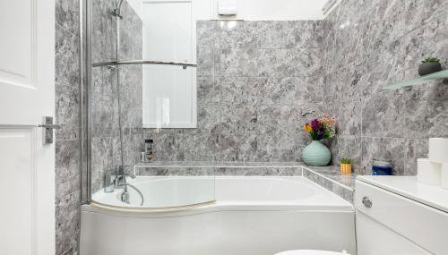 Central London 2BR 2BA Apt - 2 Min to Tube - Sleeps 6 - Foto 4, Shower