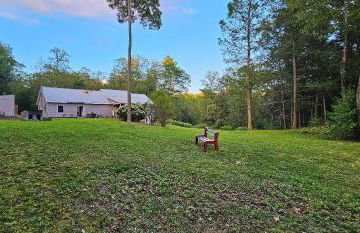 Serene Rustic Retreat with Lake - Foto 28