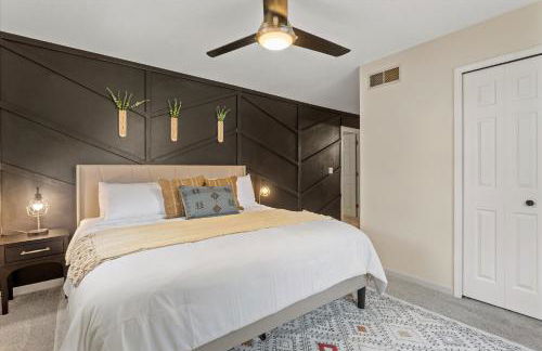 5 Mins to UND - Cozy 4BD with BBQ & Pool Table - Foto 29