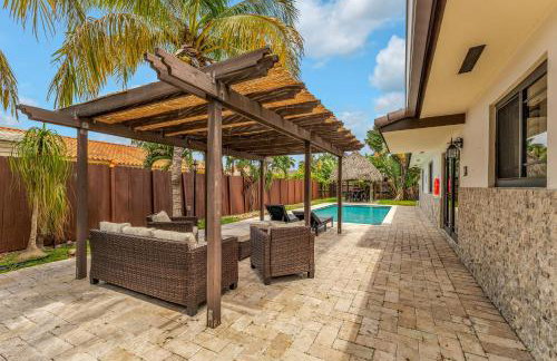 Tropical Oasis with Heated Pool and BBQ - Foto 1