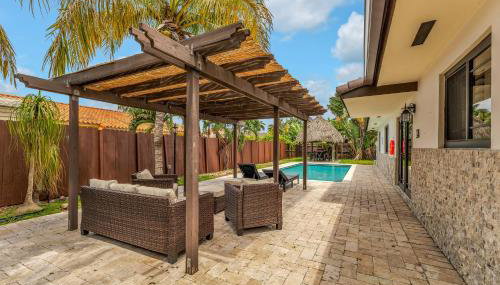 Tropical Oasis with Heated Pool and BBQ - Foto 1