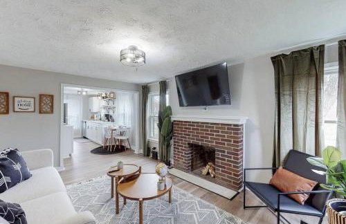 Touchdown Bungalow-Charming HOF Village Home - Foto 16