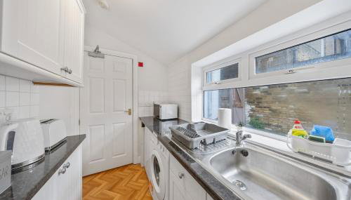 Modern 1BR - 10 Min Walk to Gravesend Station - Foto 5