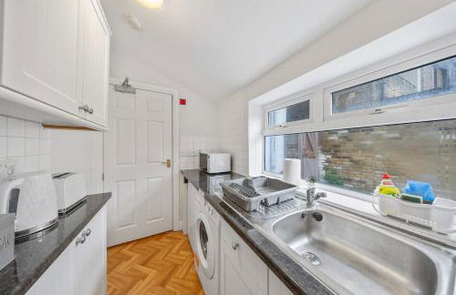 Modern 1BR - 10 Min Walk to Gravesend Station - Foto 5