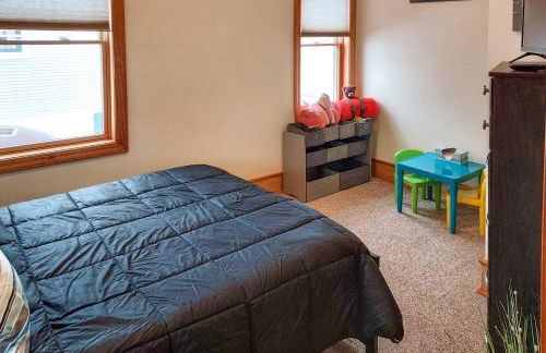 All-Season Grand Haven Getaway with Deck! - Foto 18