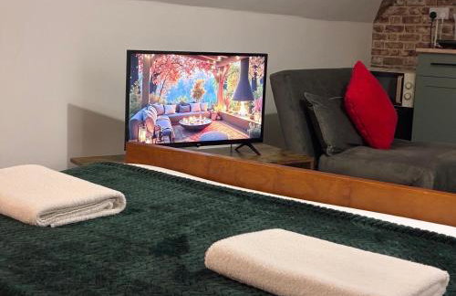 By-the-Beach, Sea view 2 bedroom Loft Studio Apartment & Free Parking - Foto 10