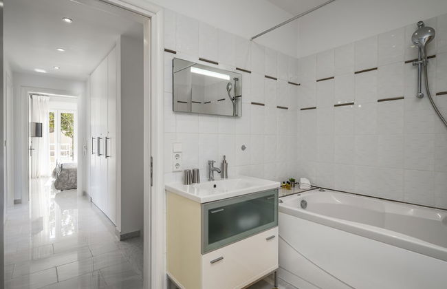 Euphoria Seaview Residences with Shared Pool by Konnect - Foto 41