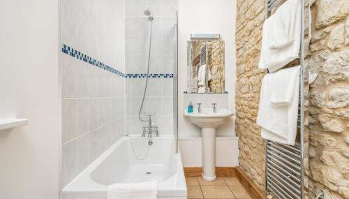 The Granary self-catering cottage on a working farm - Foto 4, towels, Shower