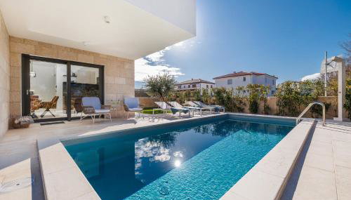 New 2026 Casa MARE Malinska with private heated pool - Foto 3, Garden, sunbed, Shower