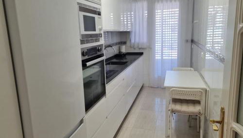 Precioso apartamento nuevo en Torreblanca Fuengirola, a 300m de la playa- piscina, gimnasio, sauna - Photo 4, stove