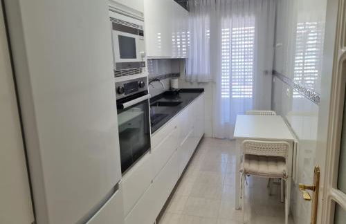 Precioso apartamento nuevo en Torreblanca Fuengirola, a 300m de la playa- piscina, gimnasio, sauna - Photo 4