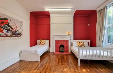 Ashton Mansion, Sleeps 20, Free Parking - Foto 3