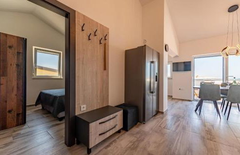 Beautiful Apartment In Prizna With Wifi - Photo 20