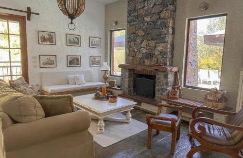 Casa Calma Country Villa Escape with Private Pool - Photo 4