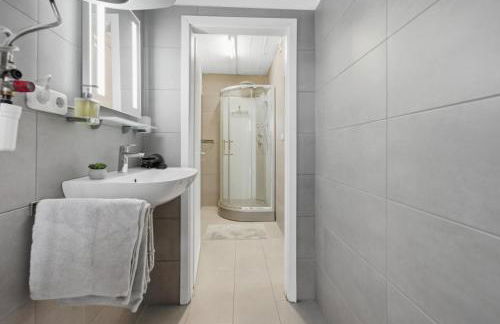 Yello Homes - Tiny Loft - 4 Personen - Flughafen - Foto 28