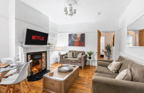 The Central-Contractor Accommodation-Free Parking - Extended Stays - Photo 1