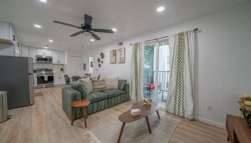 Worldcup Ready DT DFW Chic Free Parking and Pool In Medical District - Foto 2