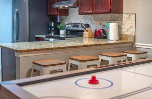 Luxury 5BR House with Pool by SeaWorld & Lackland - Foto 18