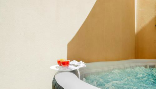 Colonna Secret, Private Jacuzzi in Historic Center - Foto 2